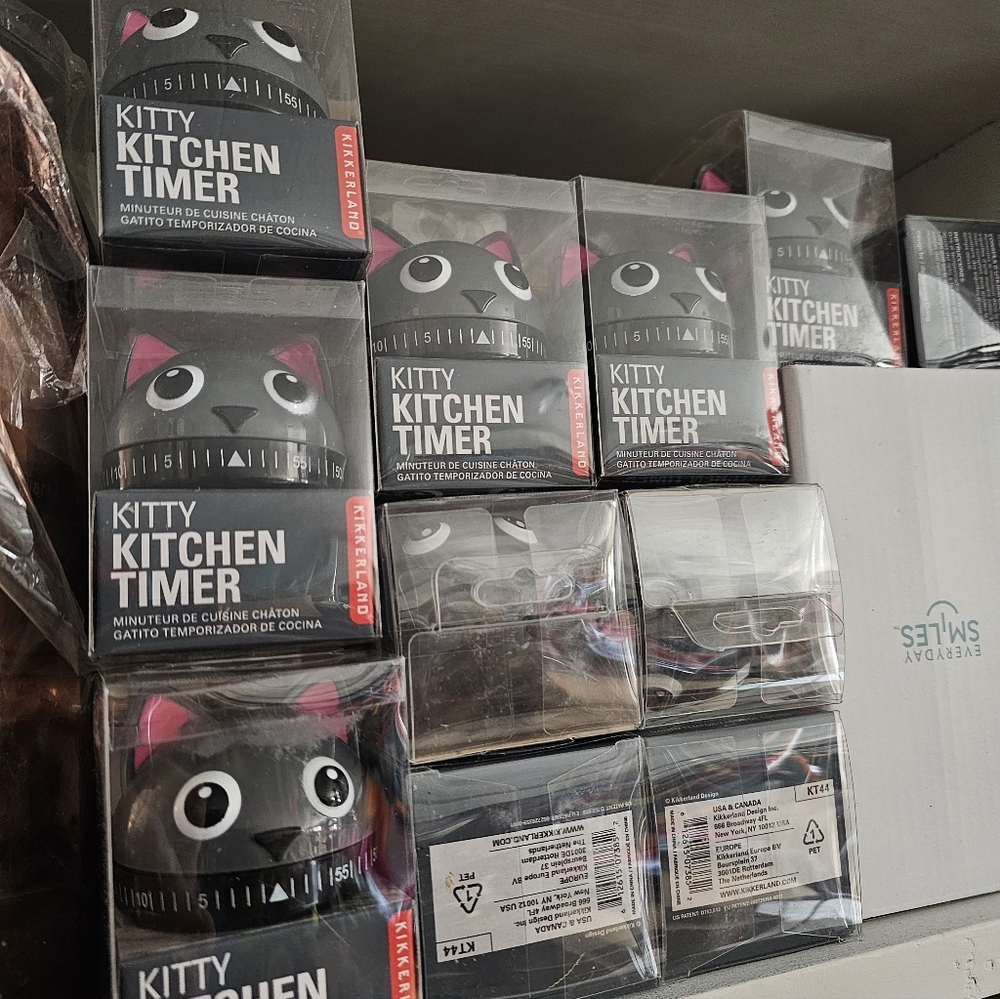 Kikkerland Kitty Kitchen Timer Kikkerland Cat Kitchen Timer in Black / Grey